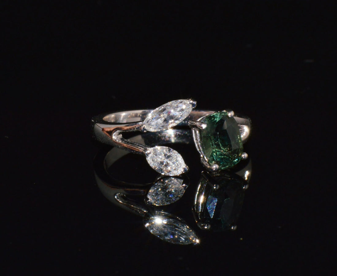 GIA Natural 2.10Cts VS F Diamond Unheated Bluish Green Sapphire 18K Gold Toi et Moi Bypass Ring