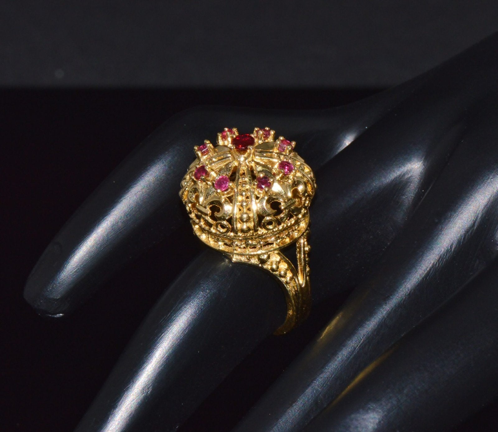 Vintage Franklin Mint Natural Ruby 18K 750 Solid Gold Etruscan Crown Dome Ring