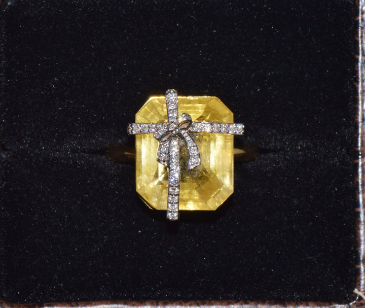 GIA Certified Natural 17.57Cts VS F Diamond Yellow Ceylon Sapphire 18K Solid Gold Gift Box Ring