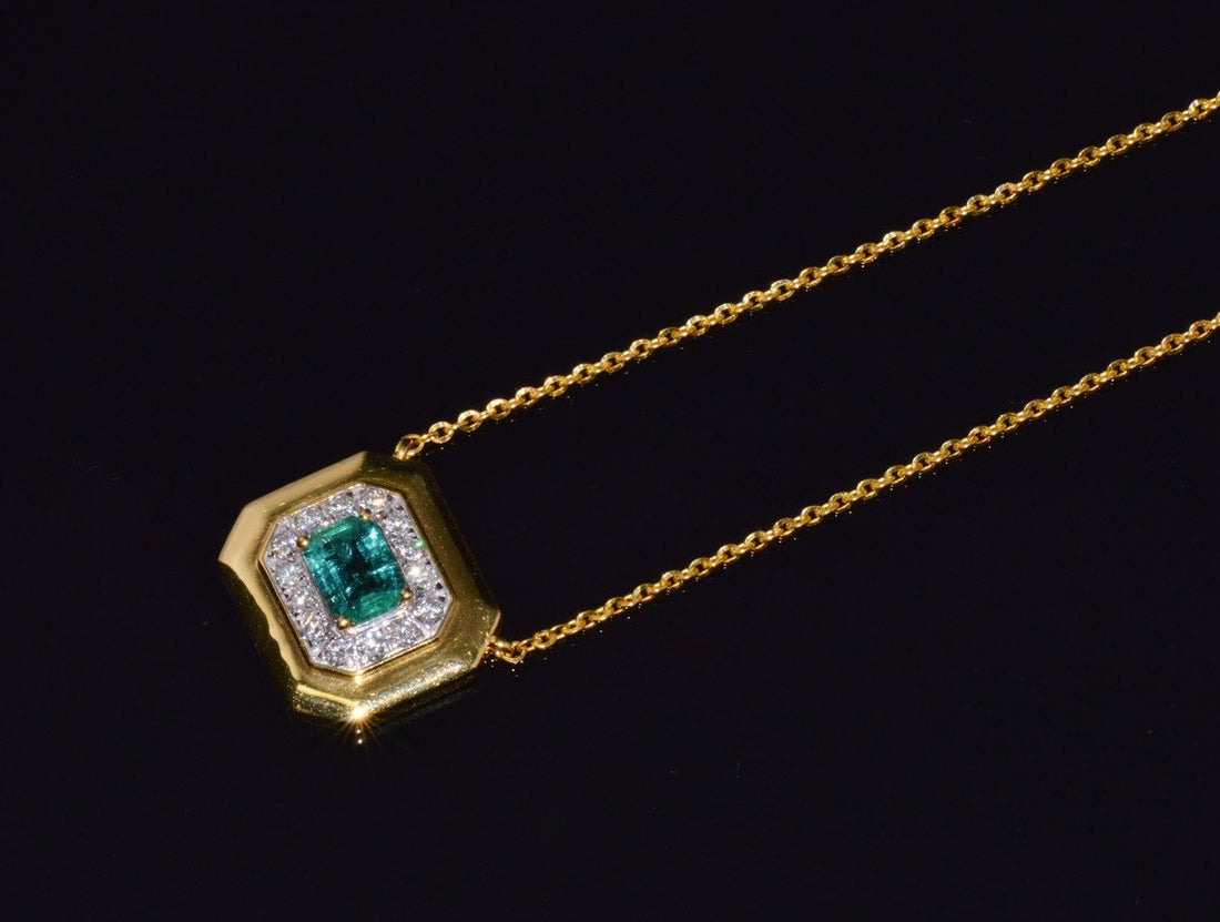 GIA Certified Natural 1.76Cts Emerald Diamond 18K Solid Gold Necklace