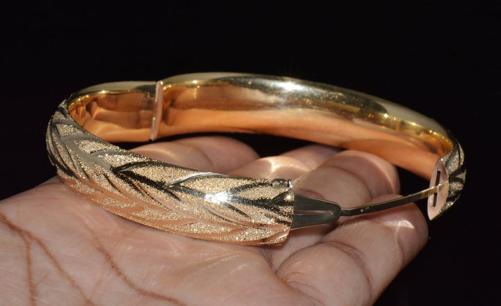 Gorgeous 14K Solid Gold Engraved Leaves Stacking Bangle Bracelet