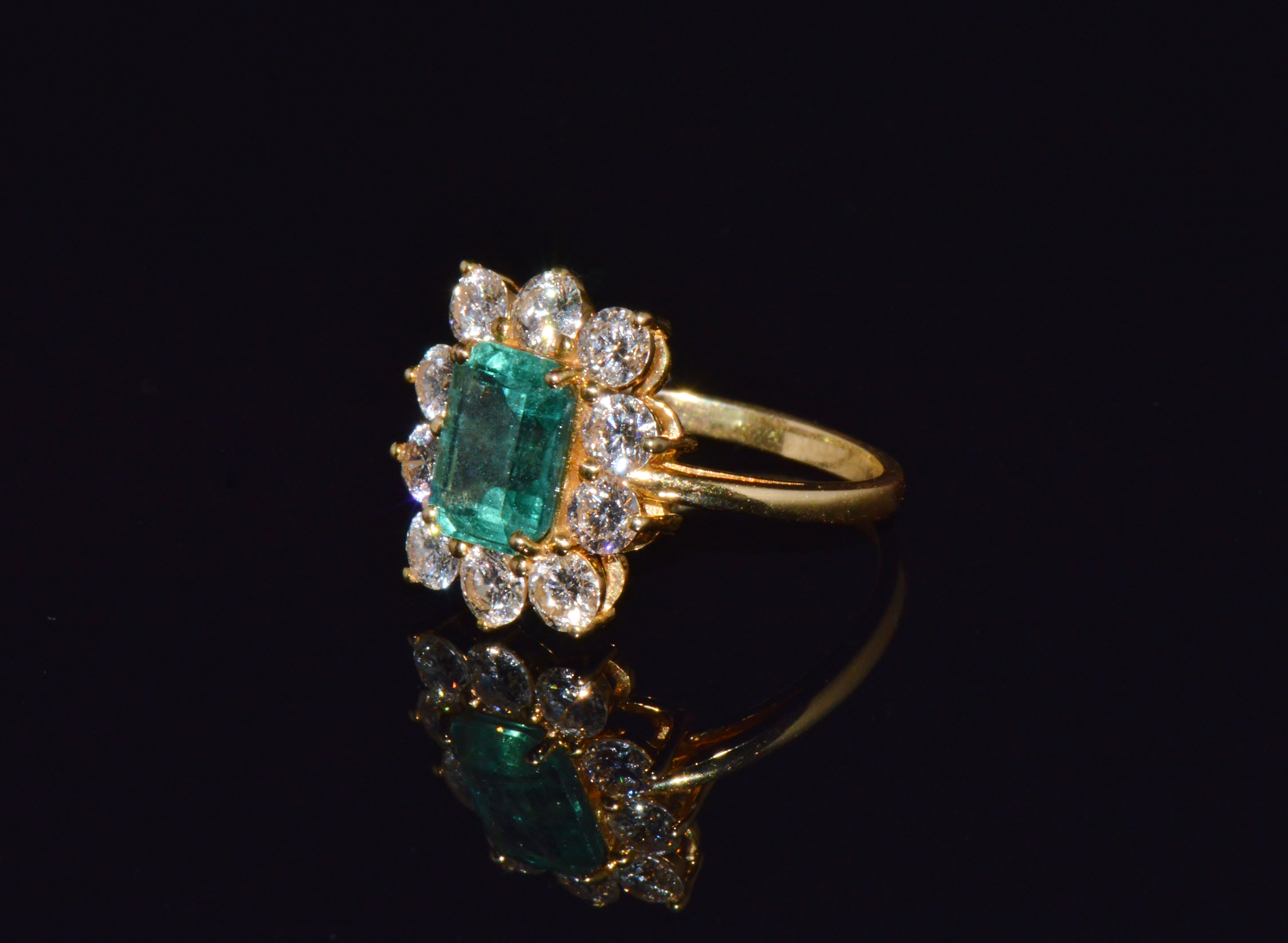 Certified Natural 2.73CTS Diamond Emerald 18K Gold Dinner Halo Ring