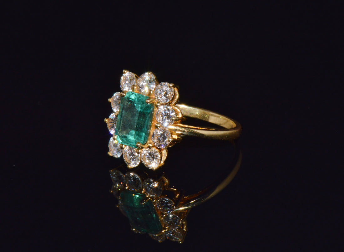 Certified Natural 2.73CTS Diamond Emerald 18K Gold Dinner Halo Ring