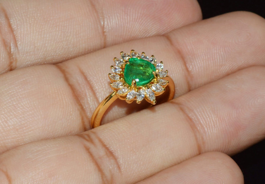 Certified Natural 1.96CTS VS F Diamond Emerald 18K Solid Gold Cluster Ring