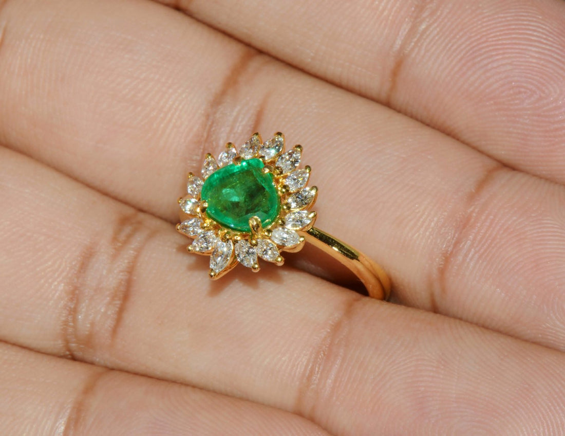 Certified Natural 1.96CTS VS F Diamond Emerald 18K Solid Gold Cluster Ring