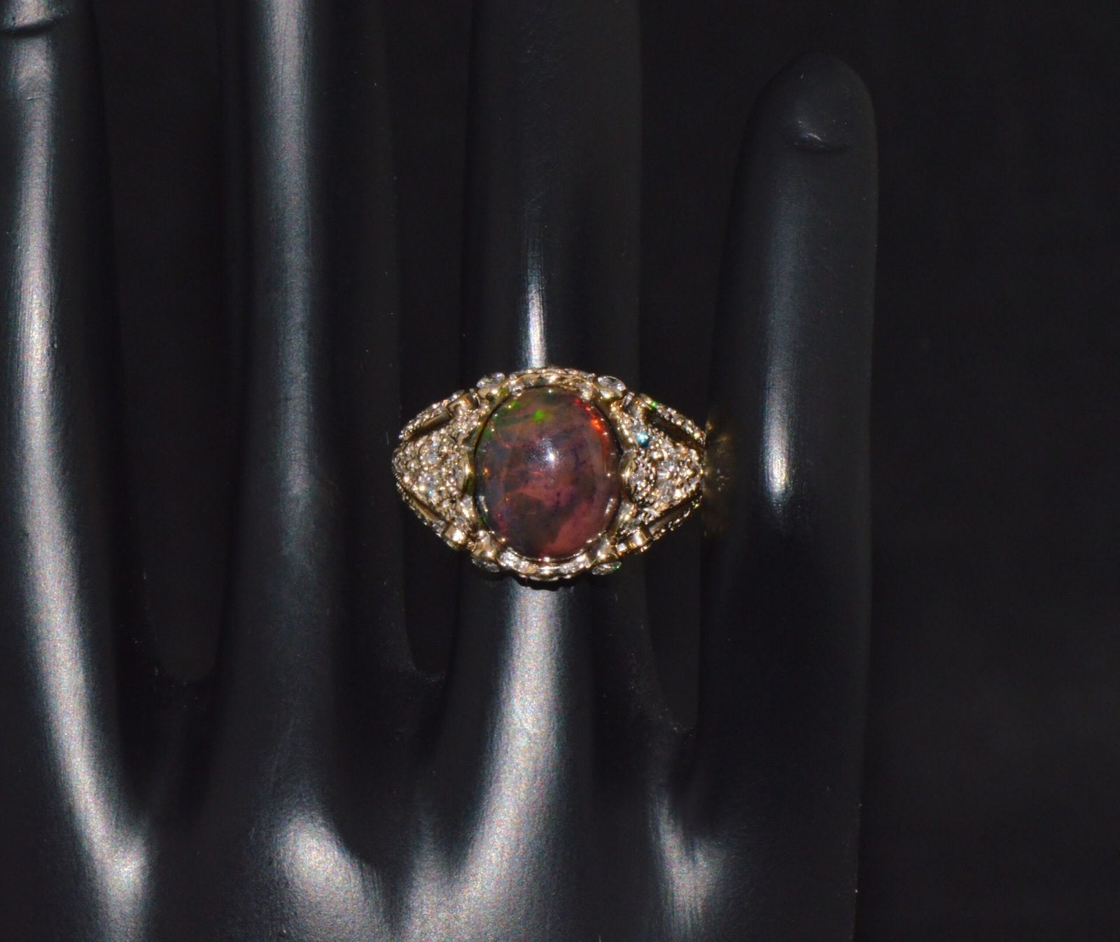 Certified Natural 2.75Cts VS F Diamond Black Opal 18K Solid Gold Bombay Dome Ring