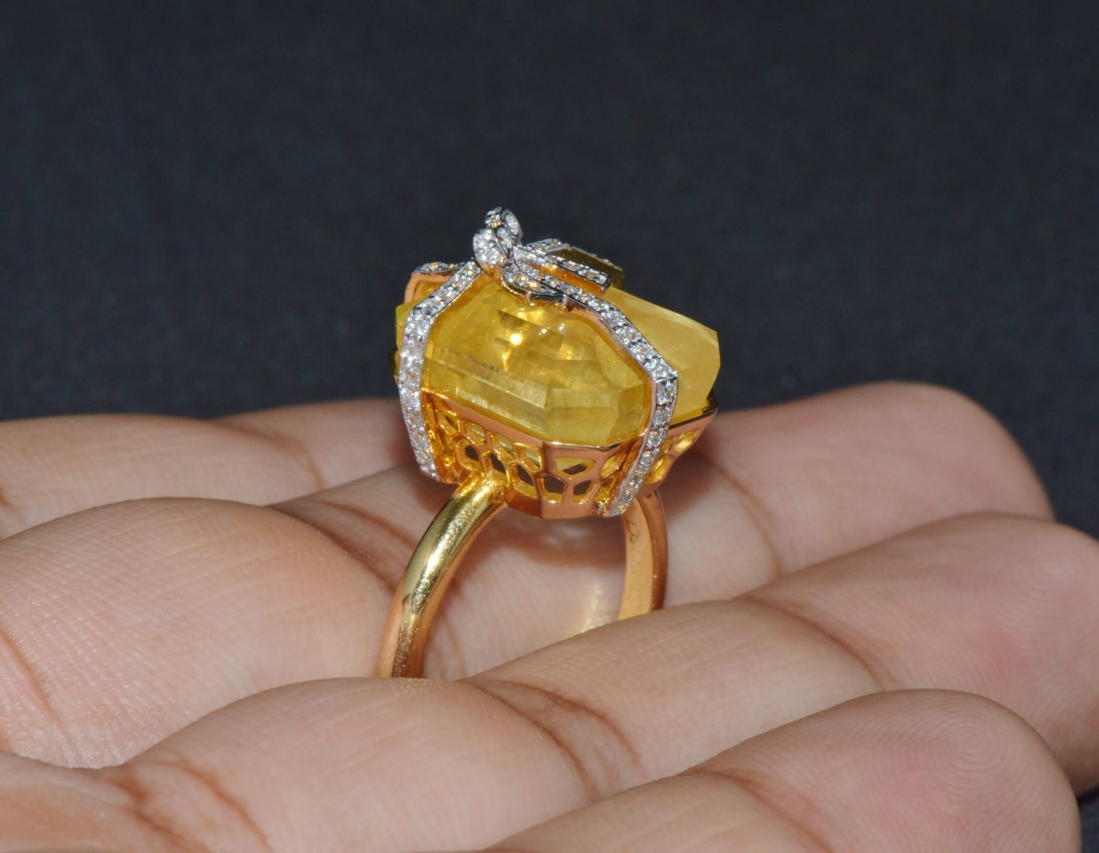 GIA Certified Natural 17.57Cts VS F Diamond Yellow Ceylon Sapphire 18K Solid Gold Gift Box Ring