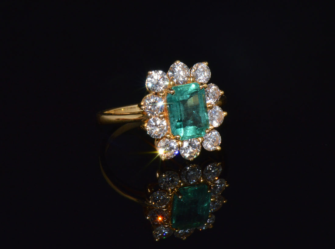 Certified Natural 2.73CTS Diamond Emerald 18K Gold Dinner Halo Ring