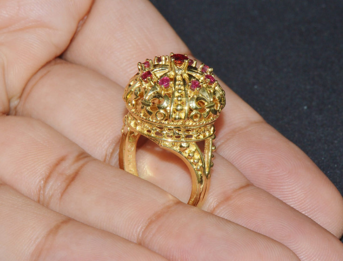 Vintage Franklin Mint Natural Ruby 18K 750 Solid Gold Etruscan Crown Dome Ring