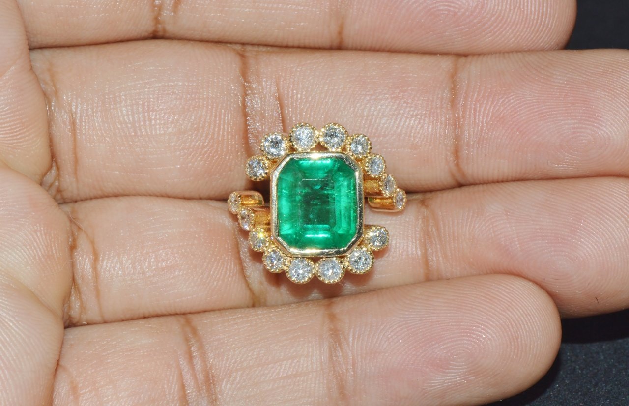 GIA Certified Natural 4.83CTS VS F Diamond Emerald 18K Solid Gold Bypass Ring