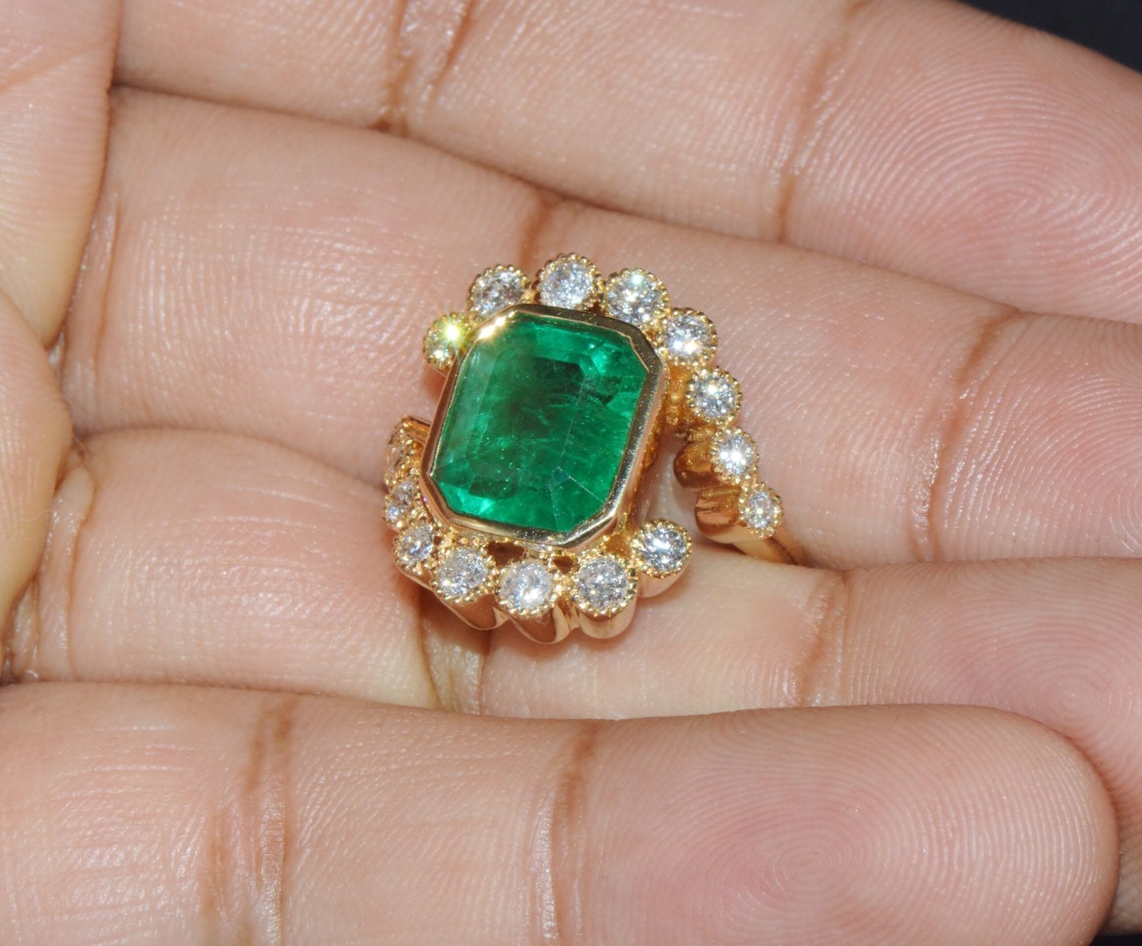 GIA Certified Natural 4.83CTS VS F Diamond Emerald 18K Solid Gold Bypass Ring