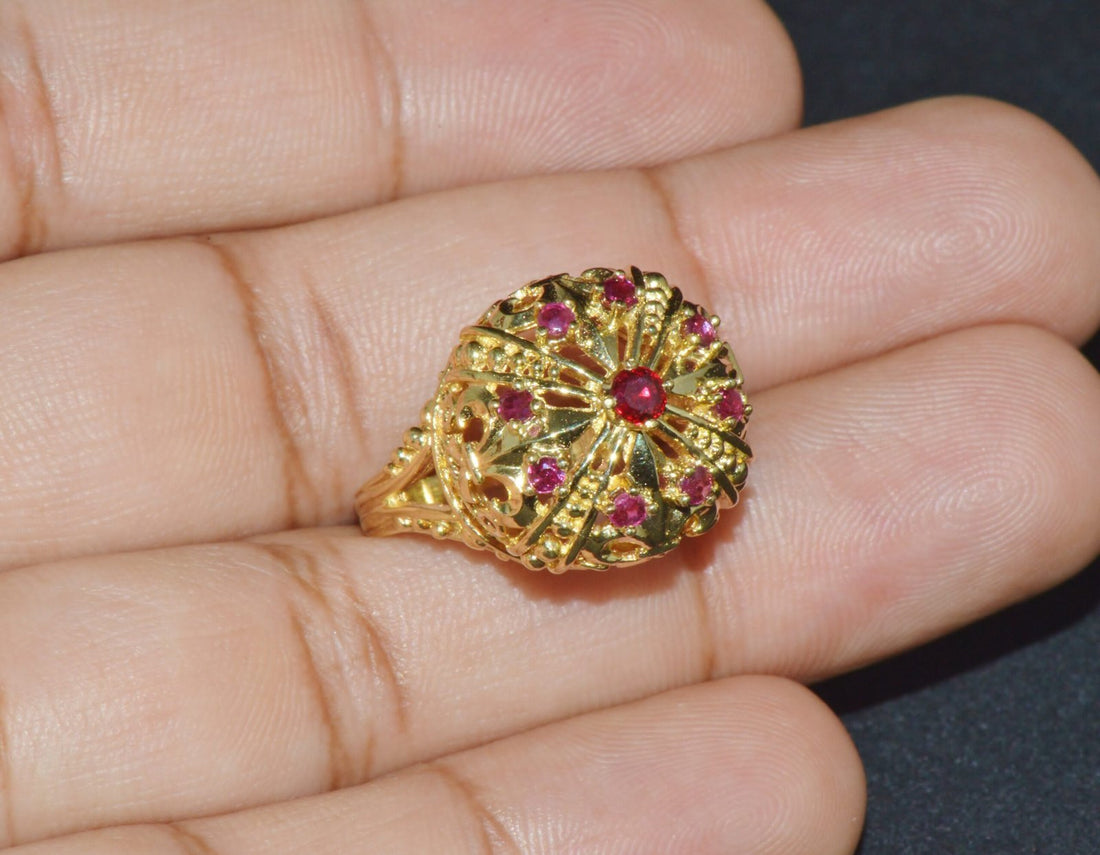 Vintage Franklin Mint Natural Ruby 18K 750 Solid Gold Etruscan Crown Dome Ring