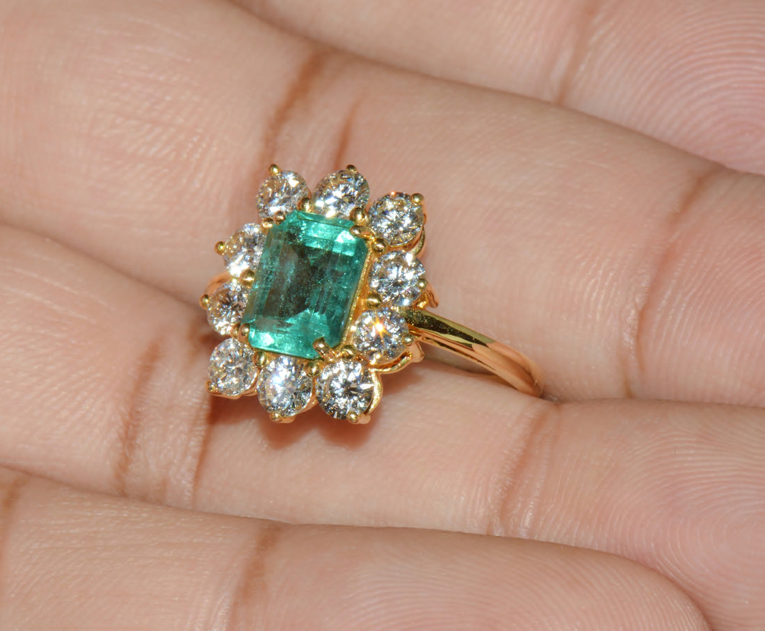 Certified Natural 2.73CTS Diamond Emerald 18K Gold Dinner Halo Ring