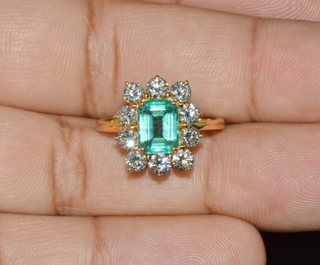 Certified Natural 2.73CTS Diamond Emerald 18K Gold Dinner Halo Ring