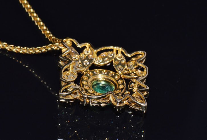 Natural 5.21Cts VS F Diamond Colombian Emerald 18K Solid Gold Pendant