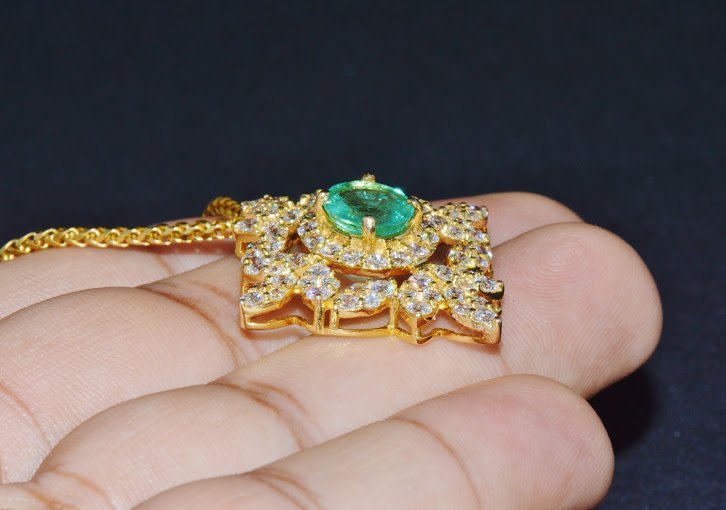Natural 5.21Cts VS F Diamond Colombian Emerald 18K Solid Gold Pendant