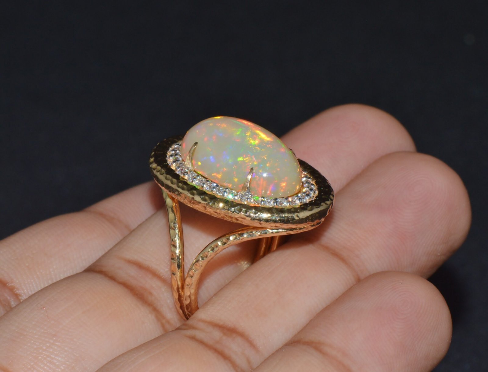 Certified Natural 7.44Cts VS F Diamond Opal Cocktail Halo Hammered 18K Solid Gold Ring