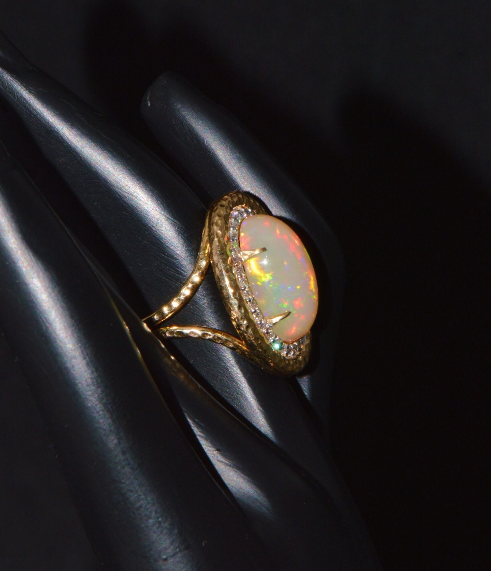 Certified Natural 7.44Cts VS F Diamond Opal Cocktail Halo Hammered 18K Solid Gold Ring