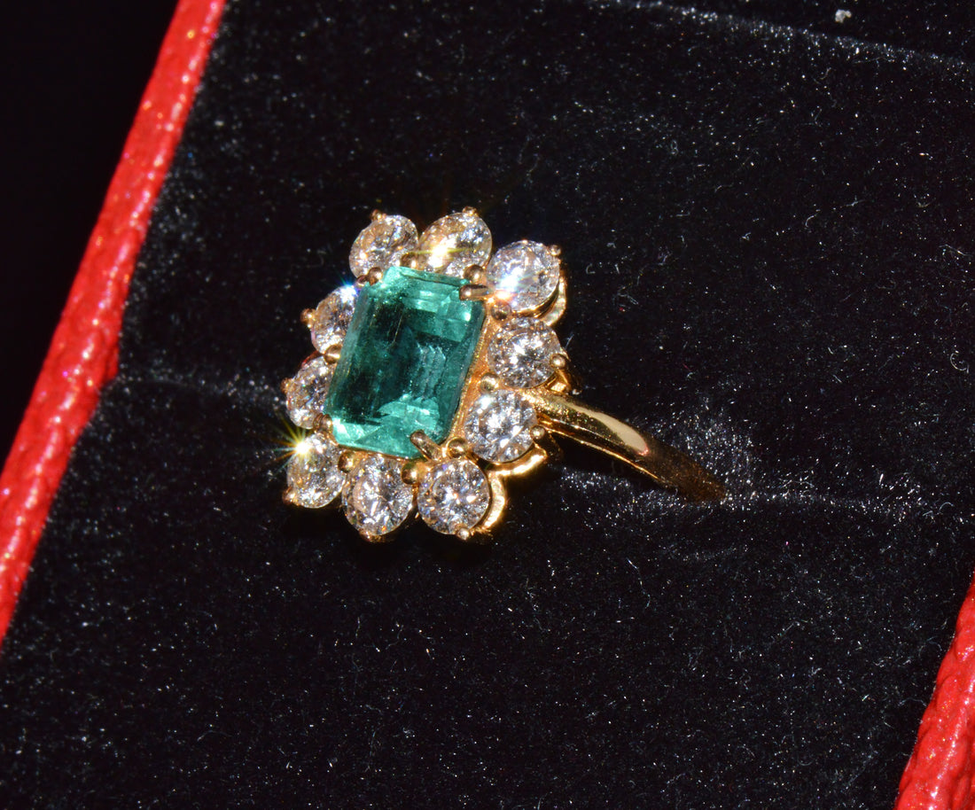 Certified Natural 2.73CTS Diamond Emerald 18K Gold Dinner Halo Ring