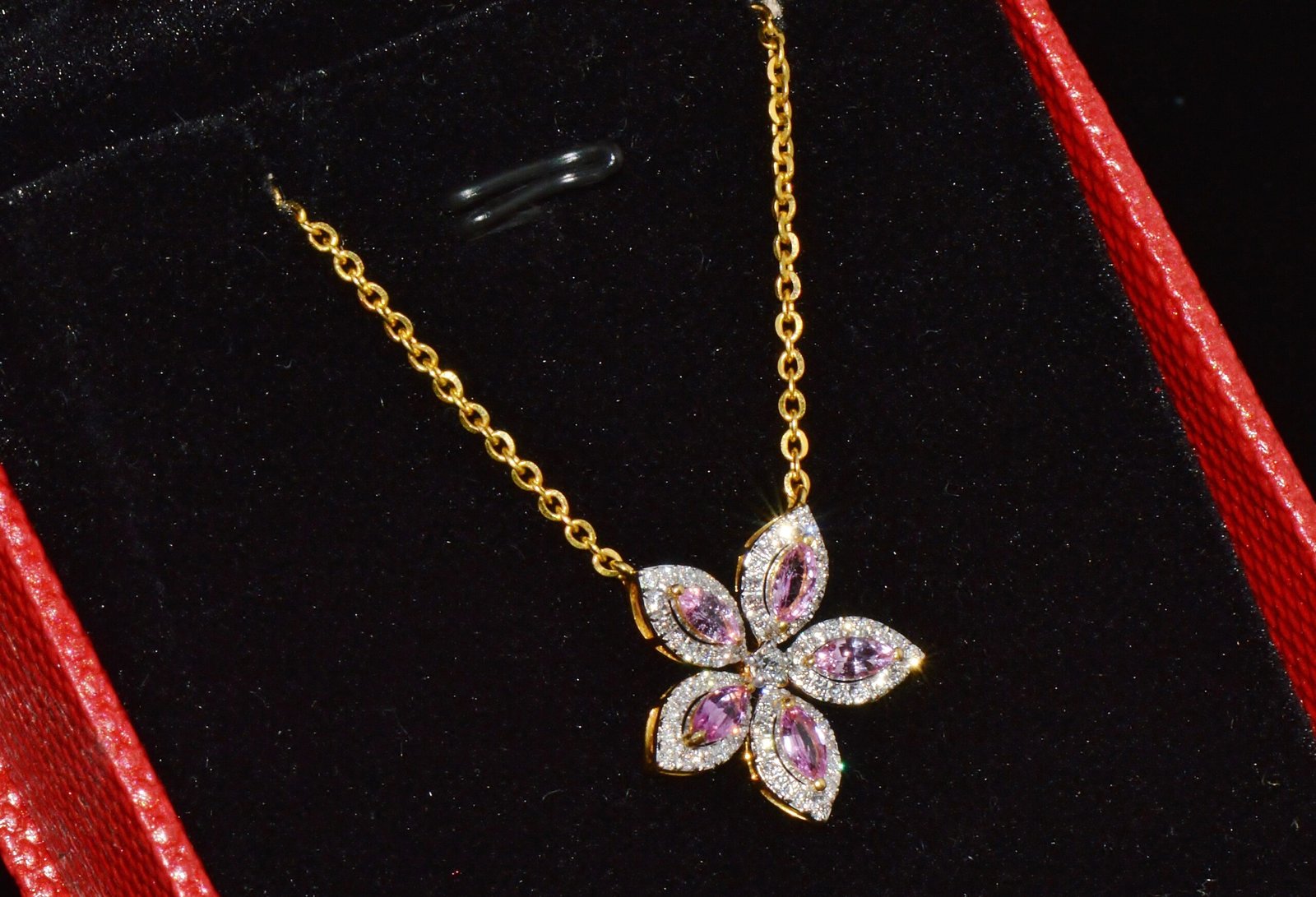 Certified Natural 1.23CTS Pink Sapphire & Diamond Floral Solid 18K Yellow Gold Necklace