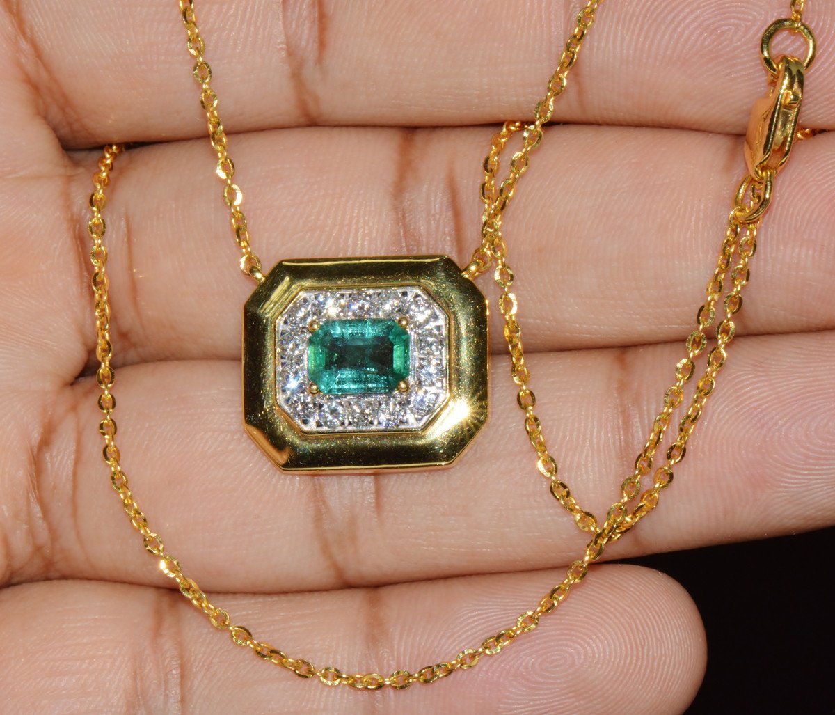 GIA Certified Natural 1.76Cts Emerald Diamond 18K Solid Gold Necklace