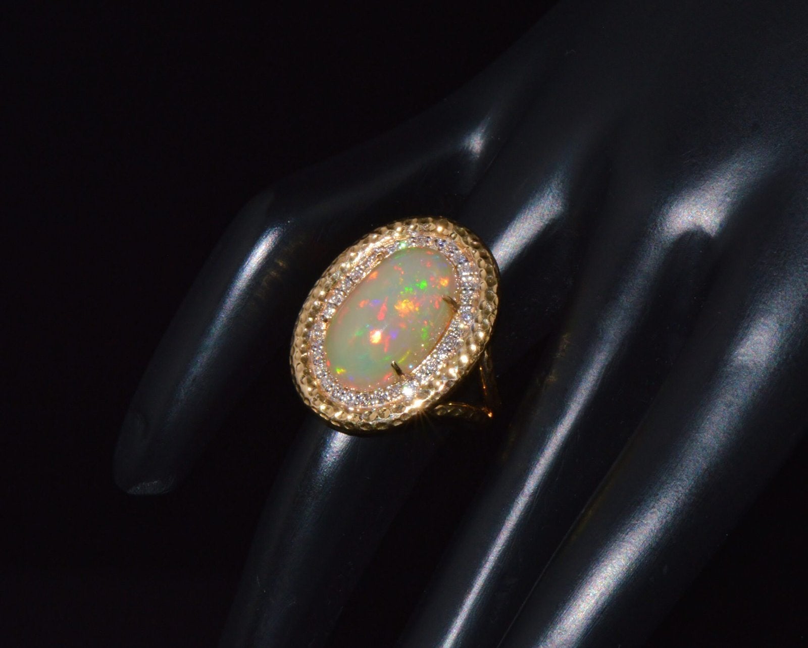 Certified Natural 7.44Cts VS F Diamond Opal Cocktail Halo Hammered 18K Solid Gold Ring