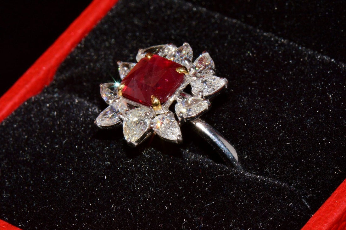 GIA Certified Natural 3.38Cts Madagascar Ruby Diamond Solid 18K Gold Cocktail Ring