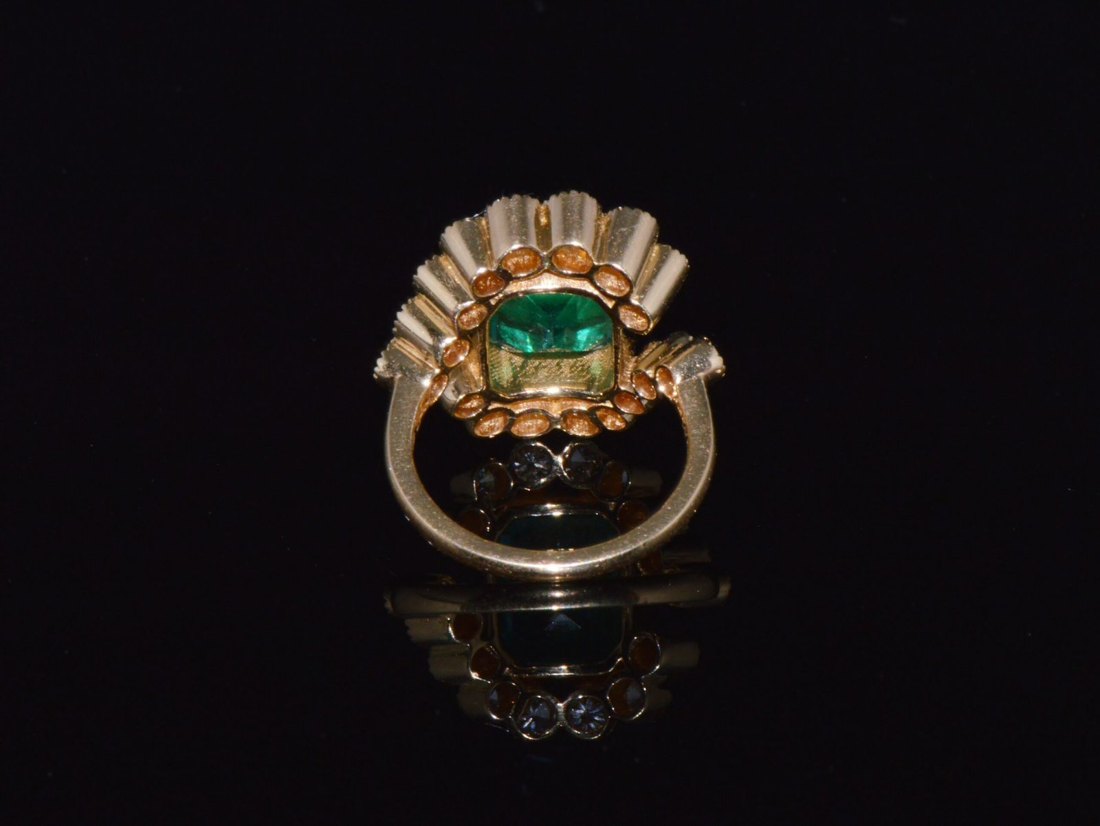 GIA Certified Natural 4.83CTS VS F Diamond Emerald 18K Solid Gold Bypass Ring
