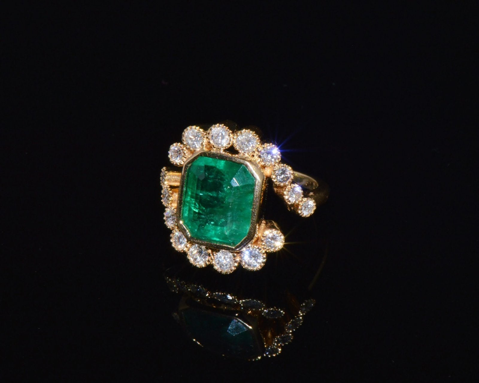 GIA Certified Natural 4.83CTS VS F Diamond Emerald 18K Solid Gold Bypass Ring