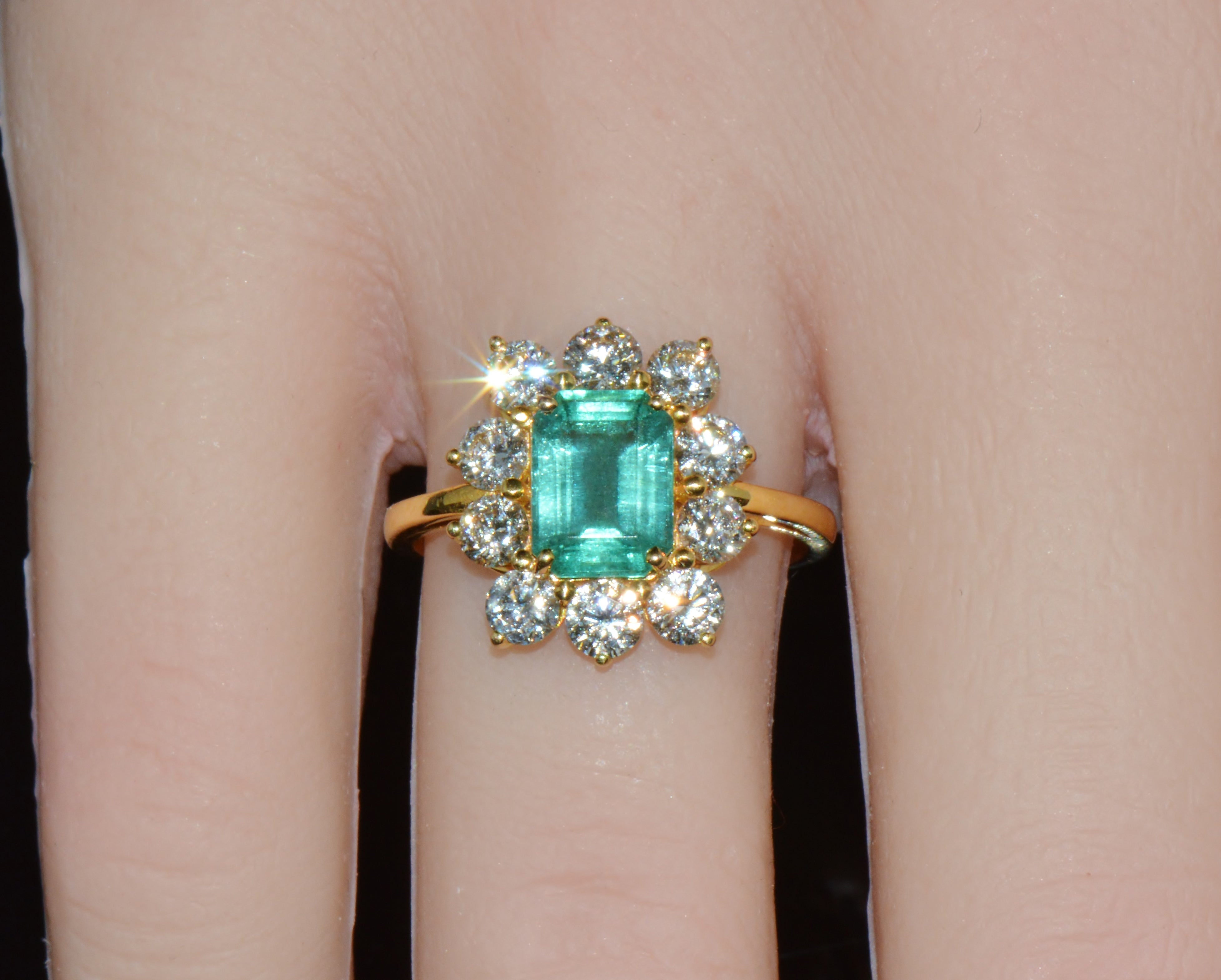 Certified Natural 2.73CTS Diamond Emerald 18K Gold Dinner Halo Ring