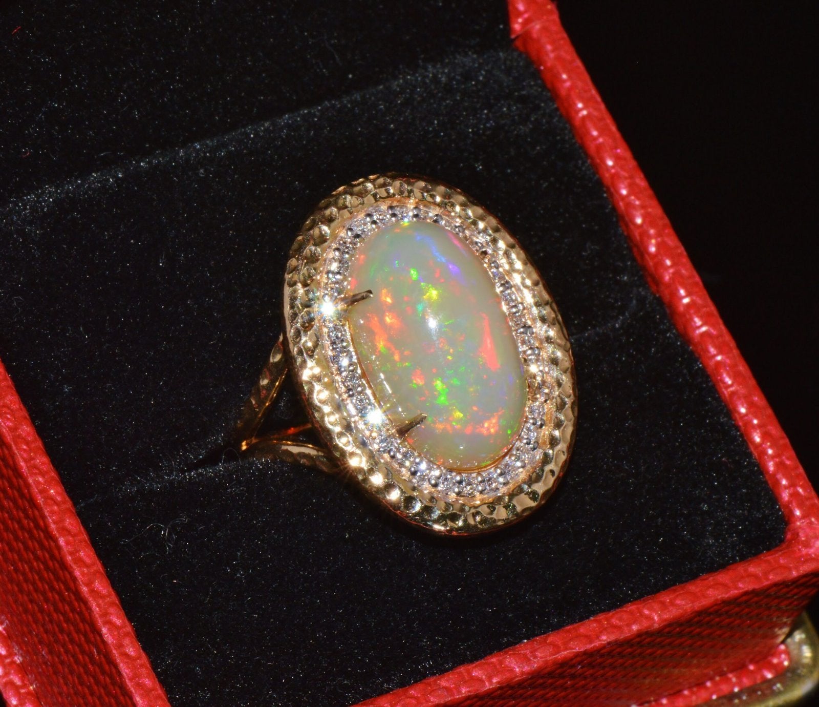 Certified Natural 7.44Cts VS F Diamond Opal Cocktail Halo Hammered 18K Solid Gold Ring