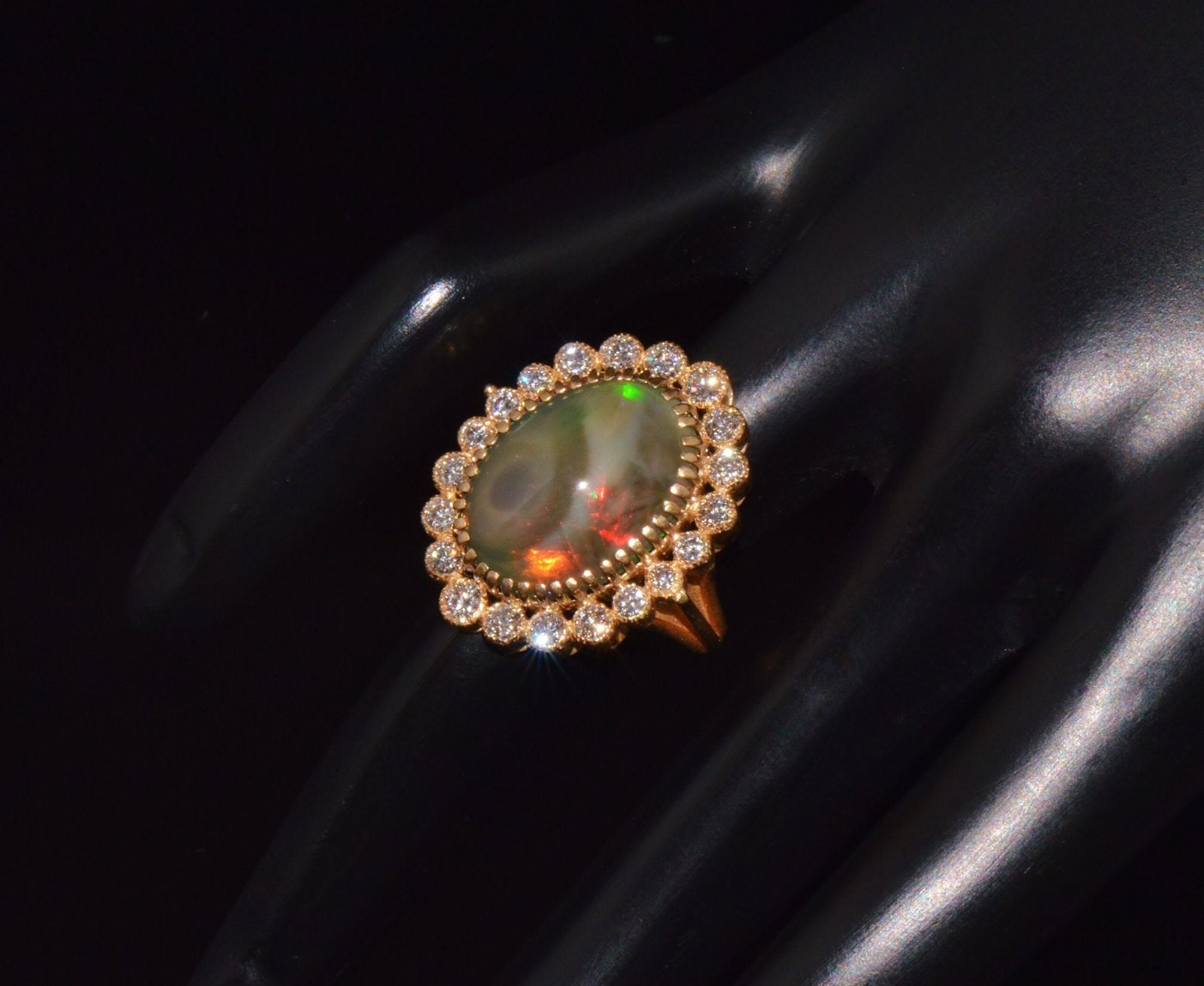 Certified Natural 9.25Cts VS F Diamond Opal 750 18K Solid Gold Cocktail Halo Milgrain Ring