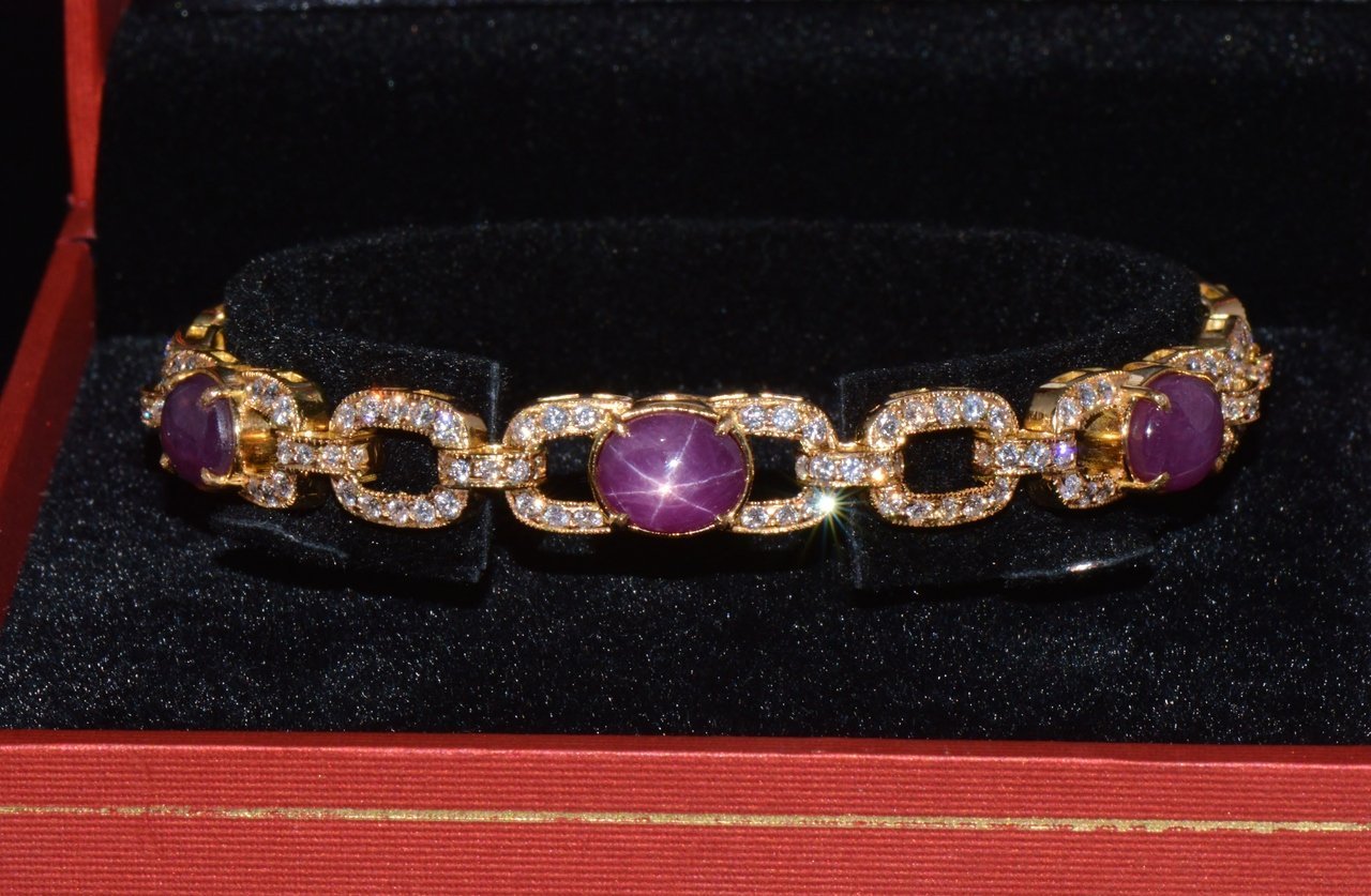 GIA Natural 25.14Cts VS F Diamond Unheated Star Ruby Solid 18K Gold Stacking Tennis Bracelet