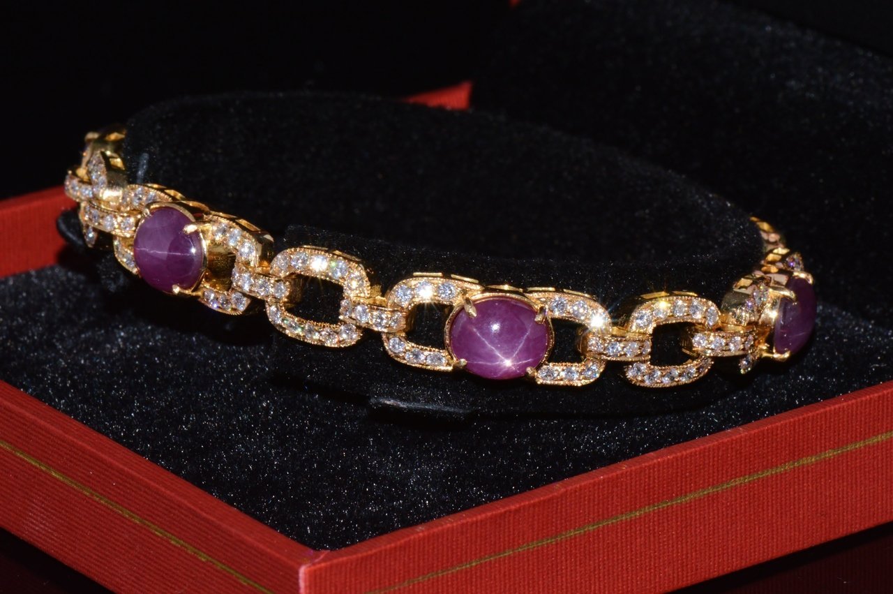 GIA Natural 25.14Cts VS F Diamond Unheated Star Ruby Solid 18K Gold Stacking Tennis Bracelet