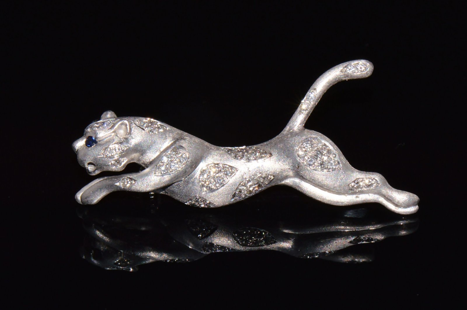 Certified Natural 0.66Cts VS G Diamond Sapphire 14K Solid Gold Panther Brooch Pin