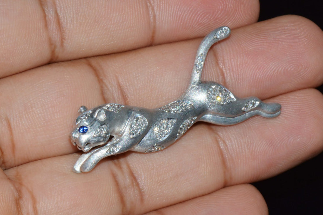 Certified Natural 0.66Cts VS G Diamond Sapphire 14K Solid Gold Panther Brooch Pin