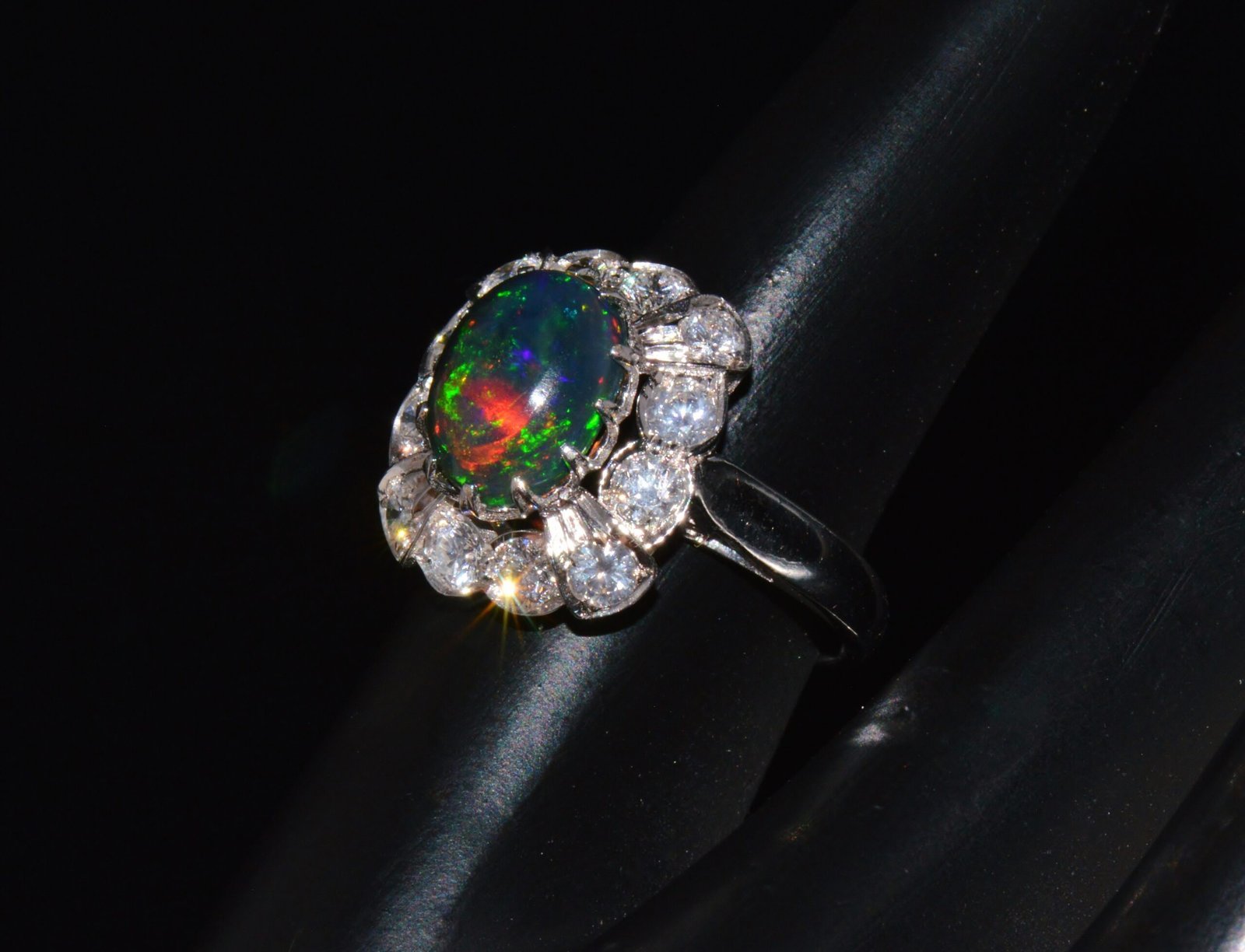 Certified Natural 2.69Cts VS F Diamond Black Opal 18K Solid Gold Tiered Dome Ring
