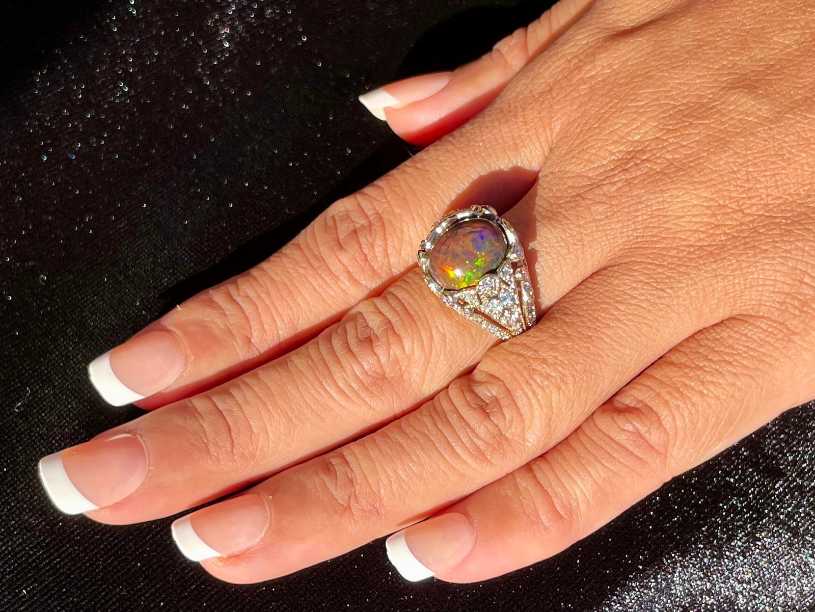 Certified Natural 2.75Cts VS F Diamond Black Opal 18K Solid Gold Bombay Dome Ring