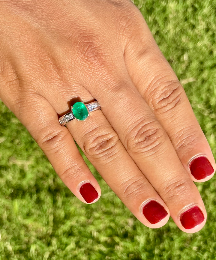 Certified Natural 1.87Cts Emerald VS F Diamond 18K Gold Ring Band