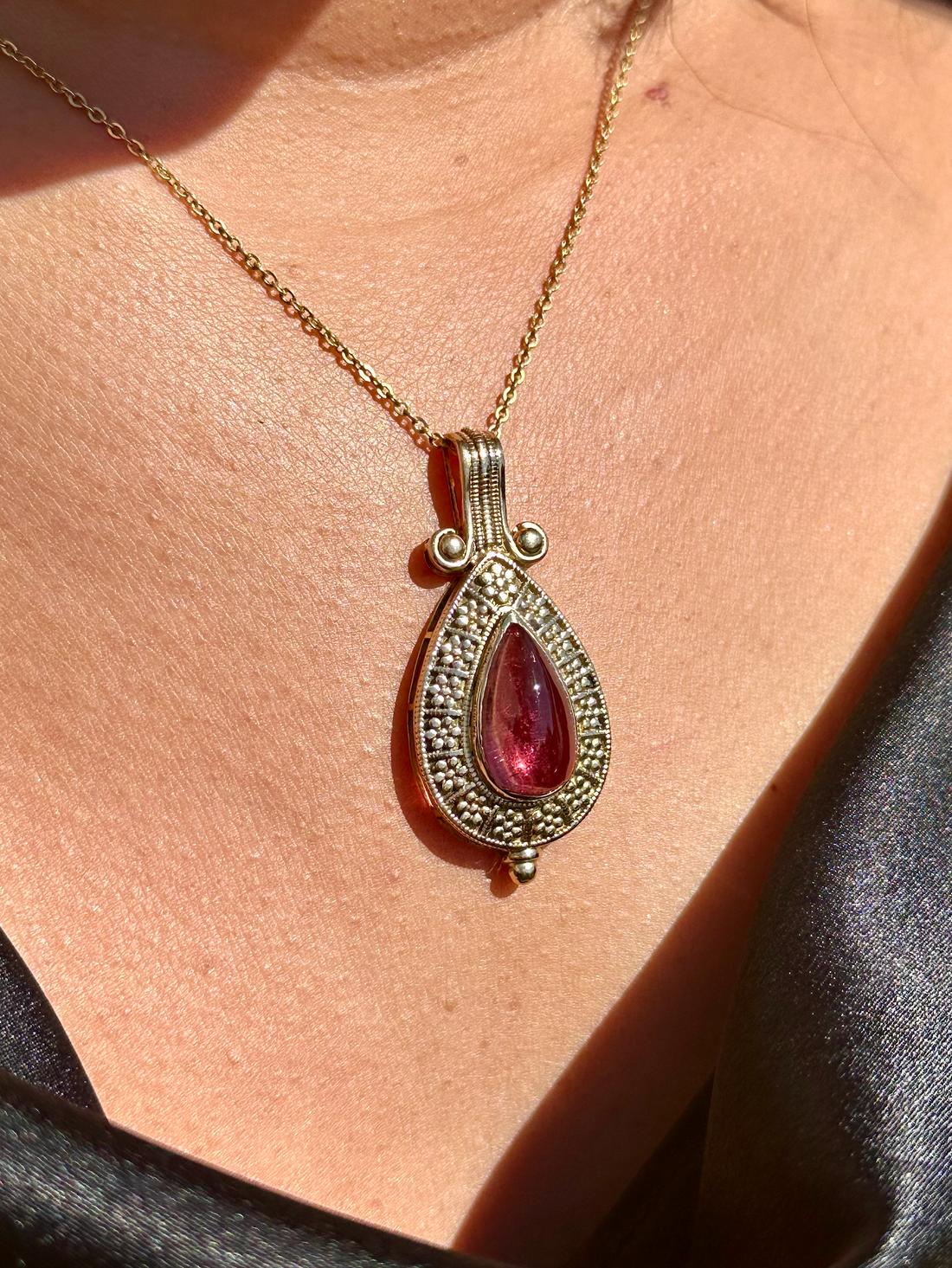 Certified Natural 7.41Cts Pink Tourmaline 18K 750 Solid Gold Filigree Etruscan Pendant