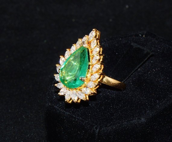 GIA Certified Natural 8.5CTS Zambian Emerald VS F Diamond 18K Solid Gold Statement Ring