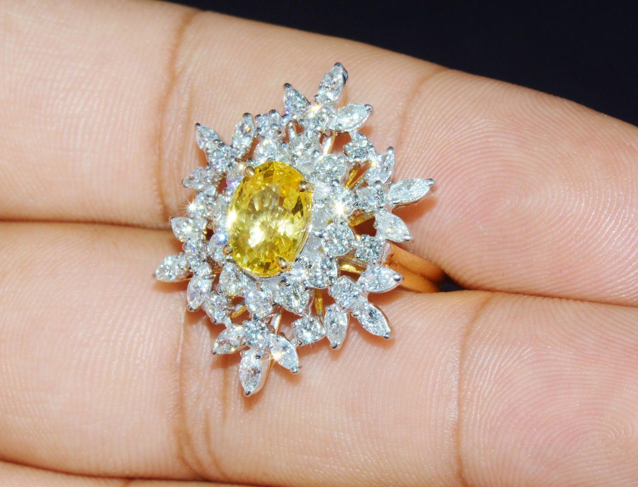 GIA Certified Natural 6.1CTS VS F Diamond 18K Solid Gold Yellow Ceylon Sapphire Ring