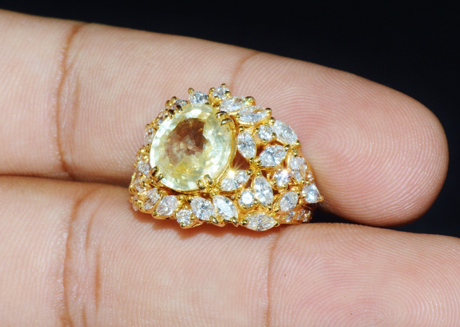 GIA Certified 8.35CTS VS F Diamond Ceylon Sapphire 18K Solid Gold Bombay Dome Ring
