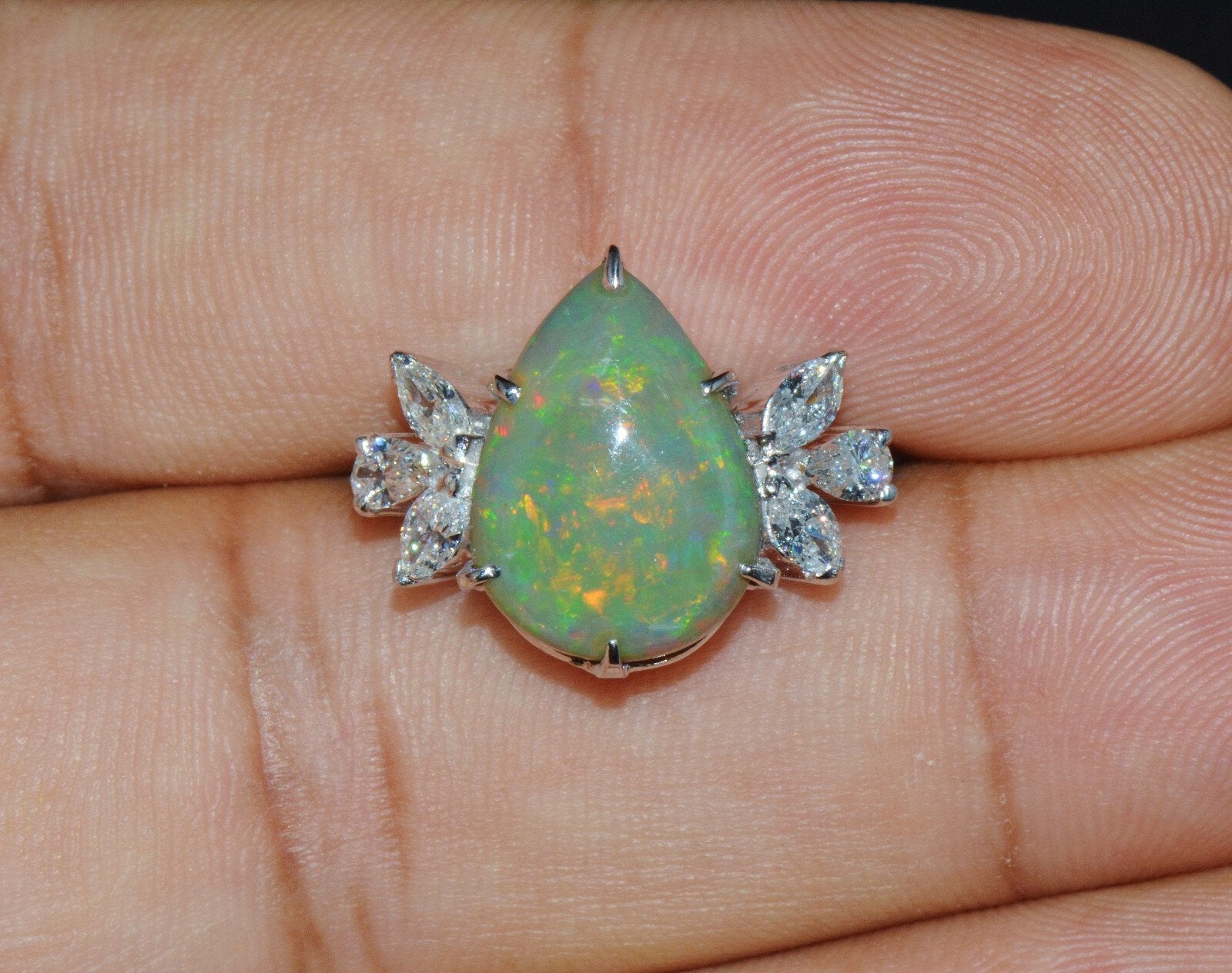 Certified Natural 4.66Cts VS F Diamond Green Opal 18K Solid Gold Cocktail Ring