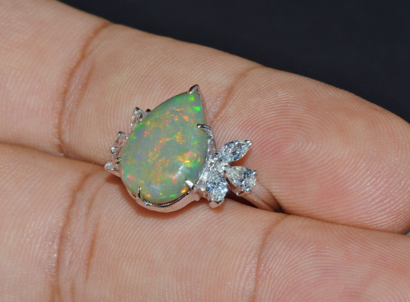 Certified Natural 4.66Cts VS F Diamond Green Opal 18K Solid Gold Cocktail Ring