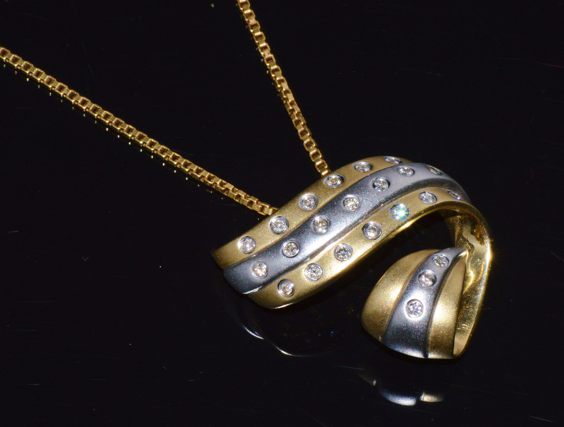 Vintage Natural 0.23CTS Diamond 14K Solid Gold Slide Pendant