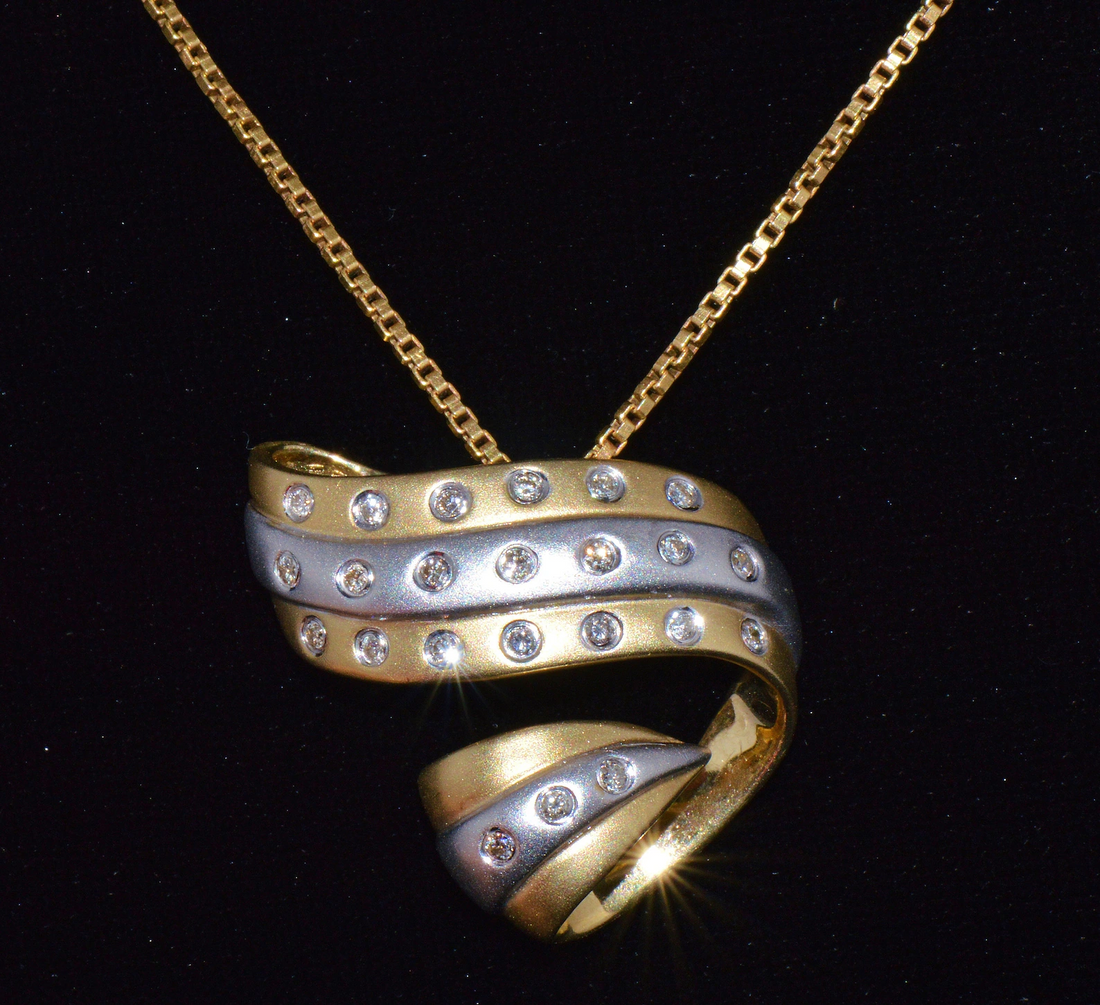Vintage Natural 0.23CTS Diamond 14K Solid Gold Slide Pendant